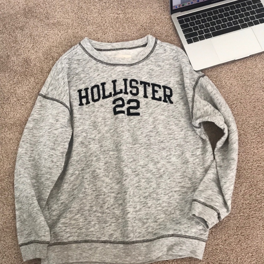 hollister oversized sweatshirt